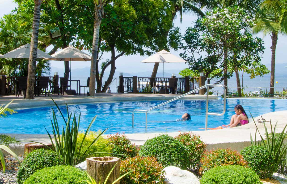 Camayan beach resort pool